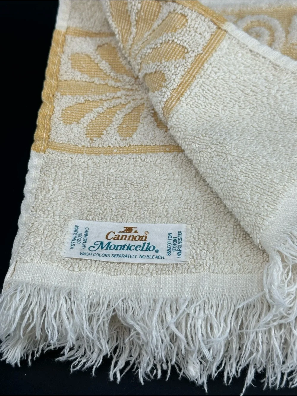 Vintage Cannon Monticello embossed beige/yellow towel